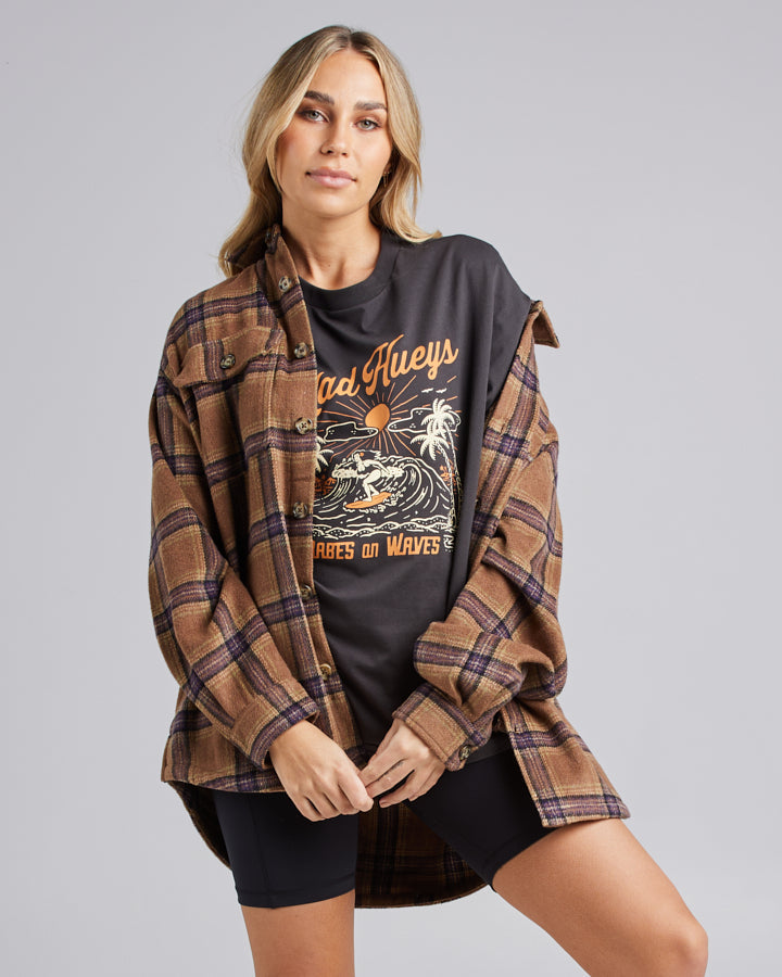 BABES ON WAVES | WOMENS OVERSIZED TEE - VINTAGE BLACK