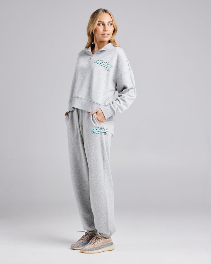 SCHOOL OF HARD KNOCKS | WOMENS OVERSIZED TRACKPANT - GREY MARLE