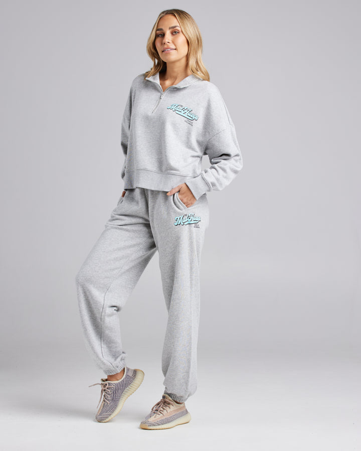 SCHOOL OF HARD KNOCKS | WOMENS OVERSIZED TRACKPANT - GREY MARLE