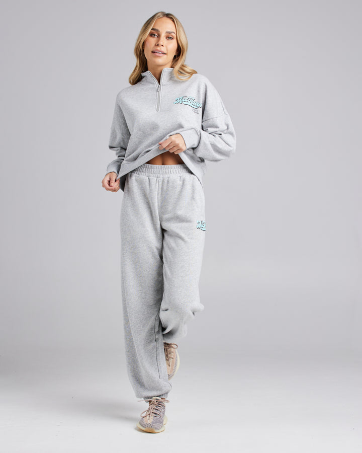 SCHOOL OF HARD KNOCKS | WOMENS OVERSIZED TRACKPANT - GREY MARLE