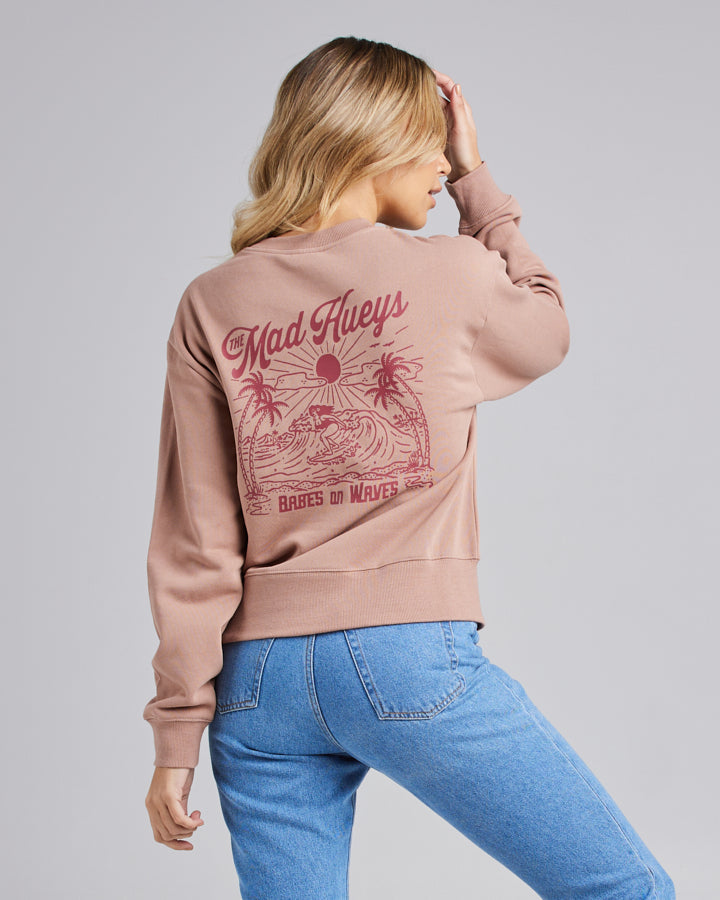 BABES ON WAVES | WOMENS CREW - FAWN