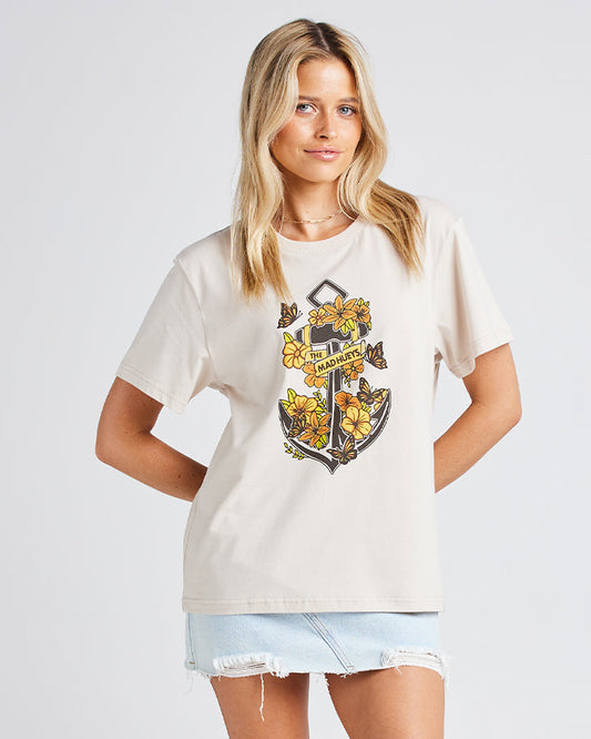 BUTTERFLY ANCHOR | WOMENS SS TEE - CEMENT