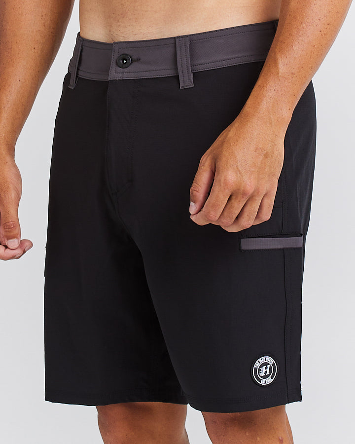 CROSS WINDS | HYBRID SHORT 19" - CHARCOAL/BLACK